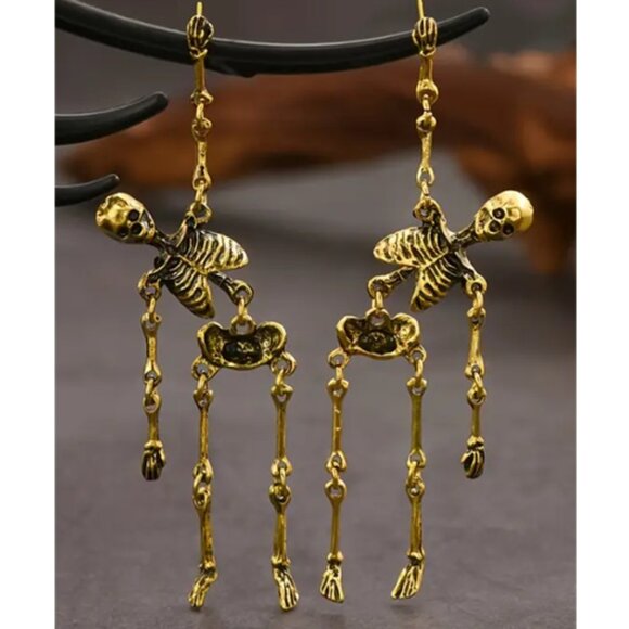 Gothic Punk Skull Dangle Earrings 3.3 Inches in Length - Picture 1 of 3